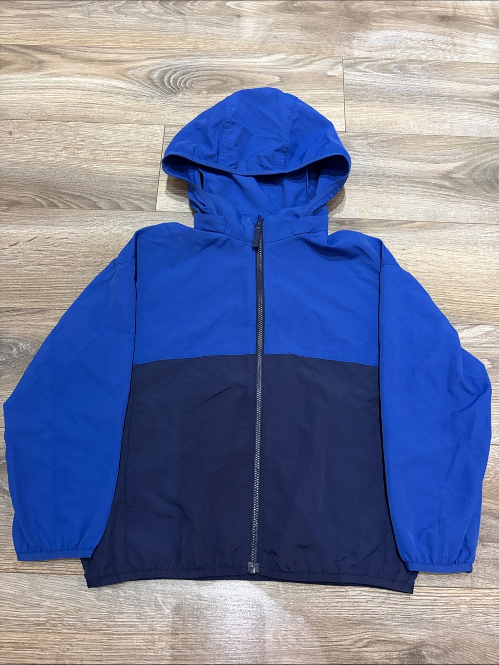 $10/ boys size 5/6 Uniqlo water resistant lightweight jacket